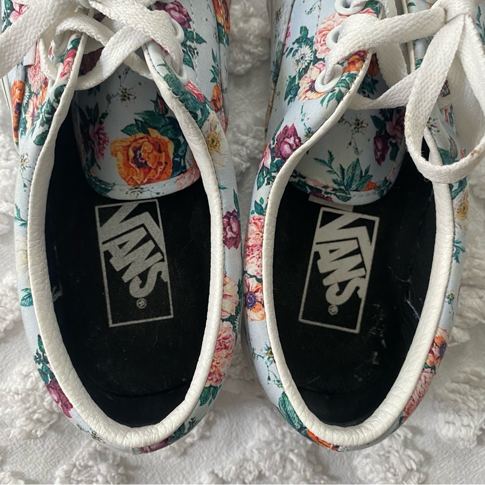 VANS Era Garden Floral Lace Up Sneakers - Picture 8 of 11
